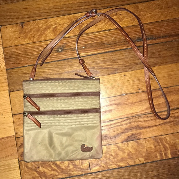 Dooney & Bourke Handbags - Dooney and Bourke crossbody purse